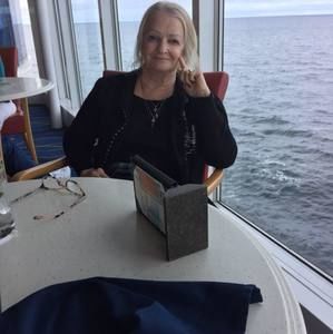 Meet your Posher, Vicki